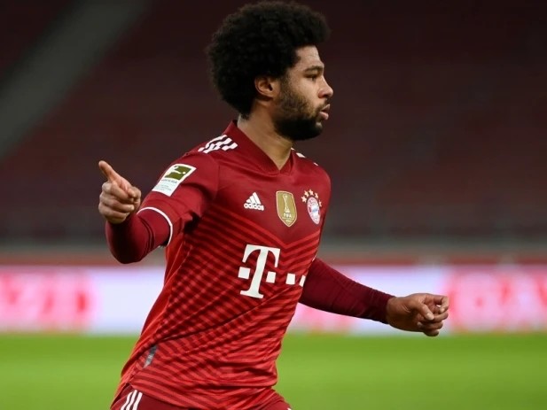  拜仁慕尼黑客场逆转击败莱比锡，锁定德甲半程冠军  